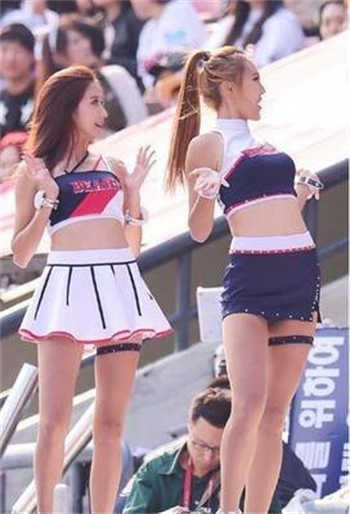 抖音一卷边女战7雄的视频