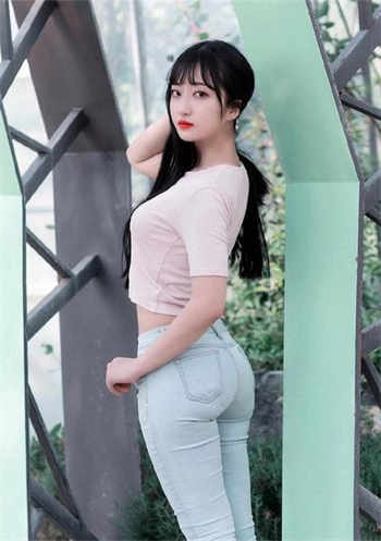 裴诗雅冷傲天