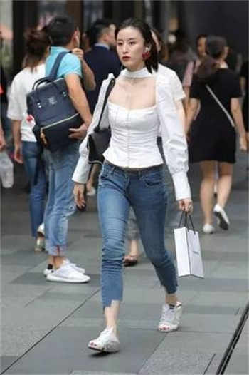 艺狐影视传媒有限公司